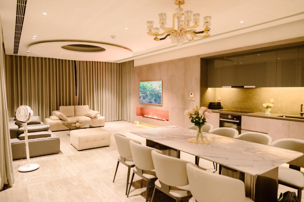 Regal Victoria Luxury Pool Villa