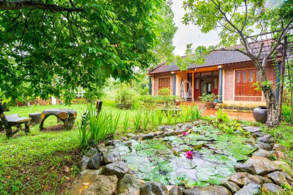 Biệt Thự Nhìn Ra Vườn