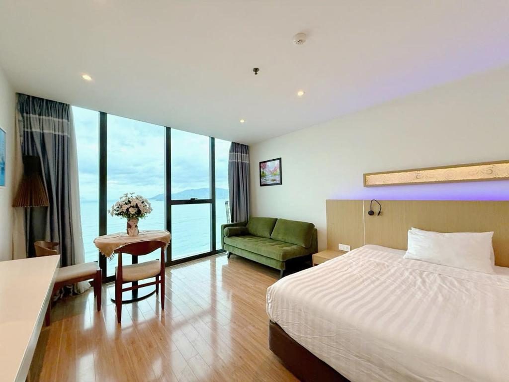 Phòng 3 Người Nhìn Ra Biển