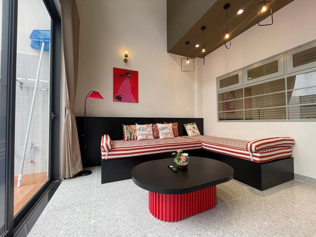 SUNNY villa by the beach-Private Pool-3 bedrooms