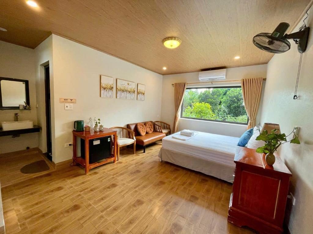 Phòng Có Giường Cỡ Queen Nhìn Ra Vườn
