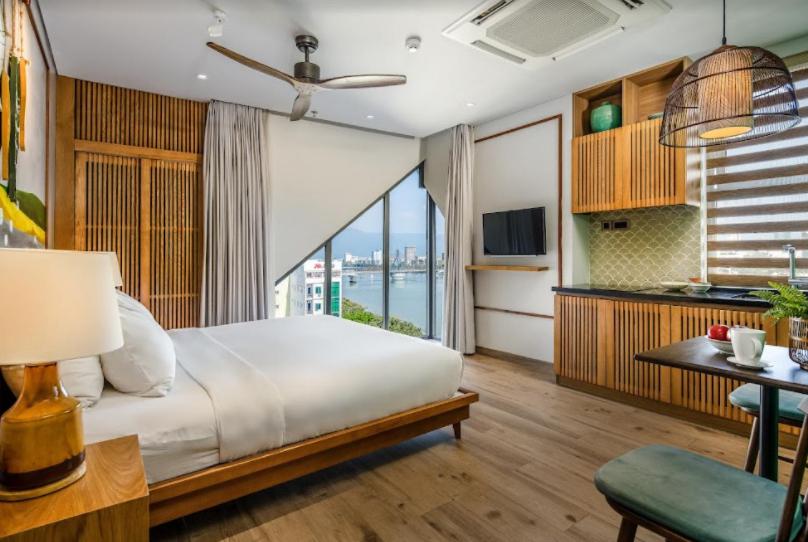 Riverside Seahorse Danang Hotel