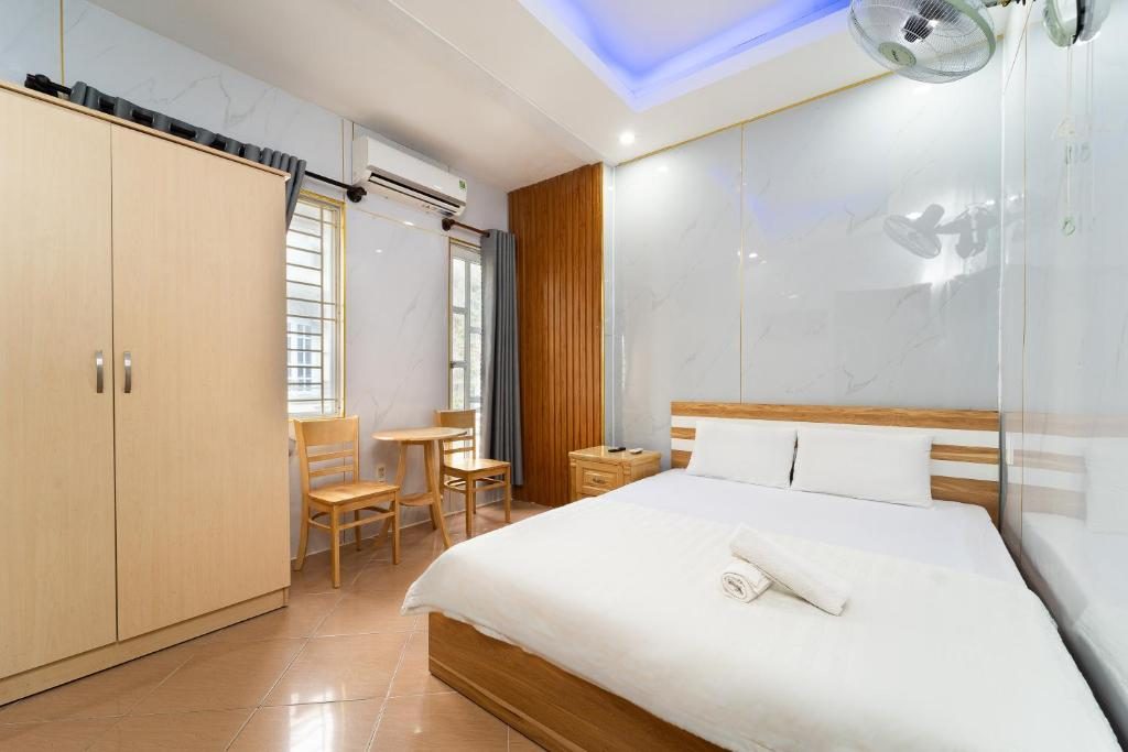 Phòng Deluxe Giường Đôi Có Ban Công