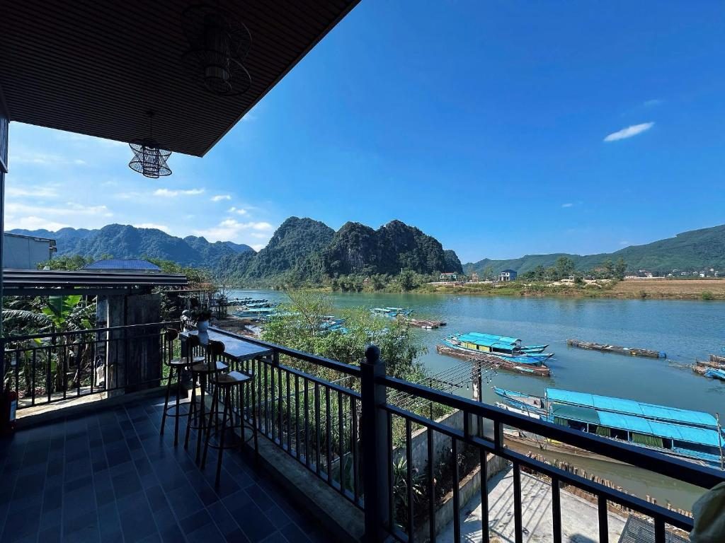 Phòng Có Giường Cỡ King Với Ban Công
