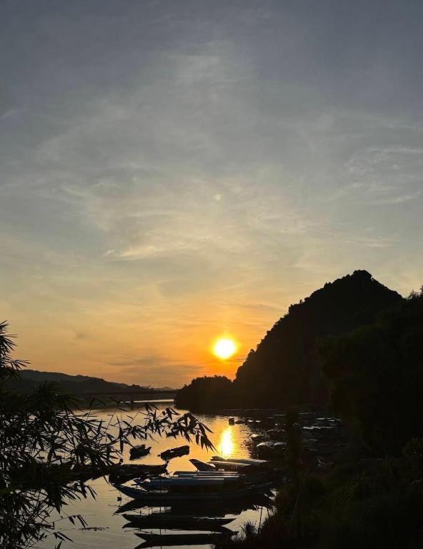 Sunrise Horizon Retreat
