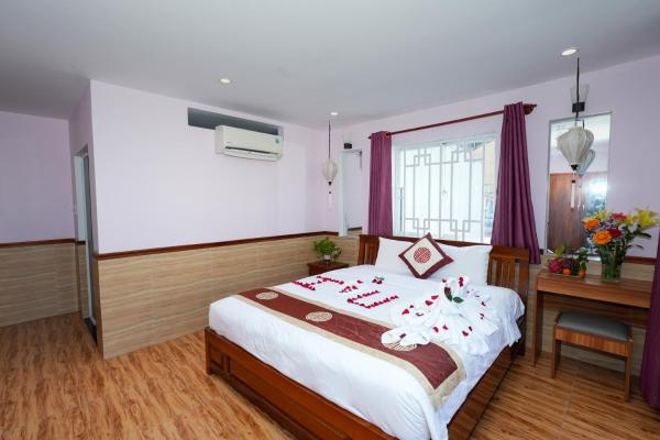 Phòng Deluxe Giường Đôi Có Ban Công