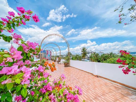 Phòng Deluxe Giường Đôi Với Ban Công và Tầm Nhìn Ra Biển