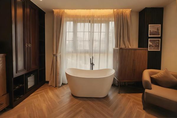 Phòng Deluxe Giường Đôi Có Bồn Tắm