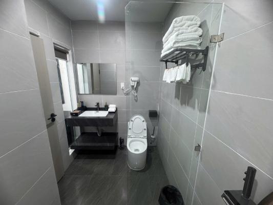 Phòng Deluxe Giường Đôi Có Ban Công
