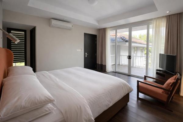 Biệt Thự Nhìn Ra Vườn