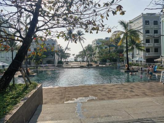 Phòng Deluxe Giường Đôi Nhìn Ra Biển Từ Phía Bên Cạnh
