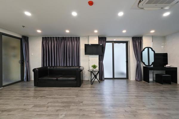 Suite Gia Đình