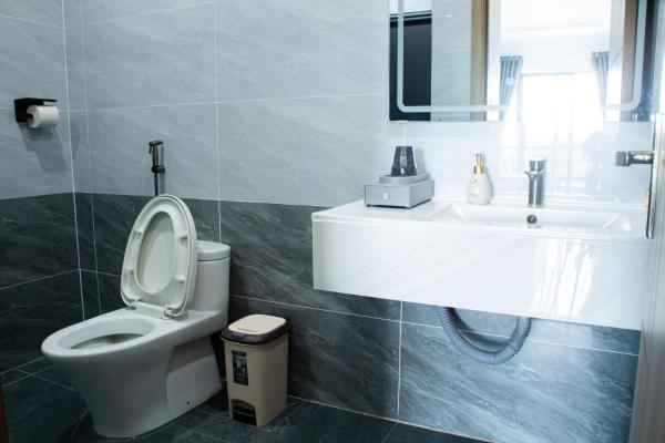 Phòng Deluxe Giường Đôi Có Ban Công