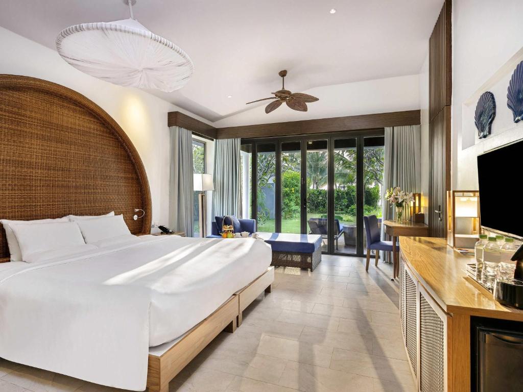 Bungalow Deluxe với Hồ Bơi Riêng và Tầm Ra Khu Vườn