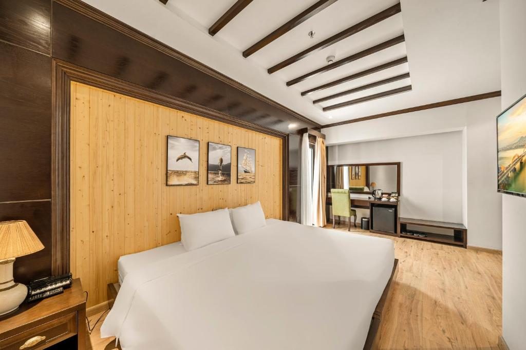 Suite có giường cỡ King với ban công