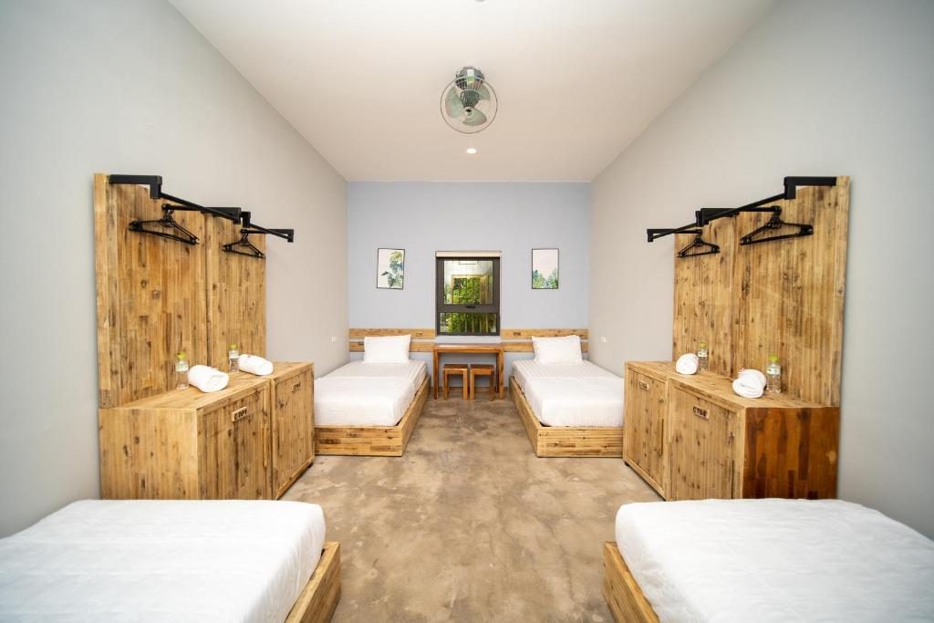 Phòng 4 Người Có Phòng Tắm Chung