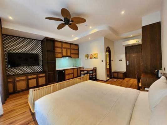 Phòng Deluxe Giường Đôi Nhìn Ra Thành Phố