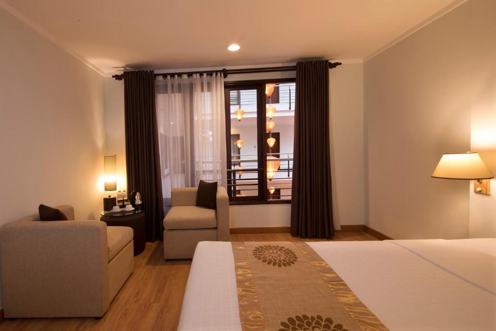 Superior Double with window internal view