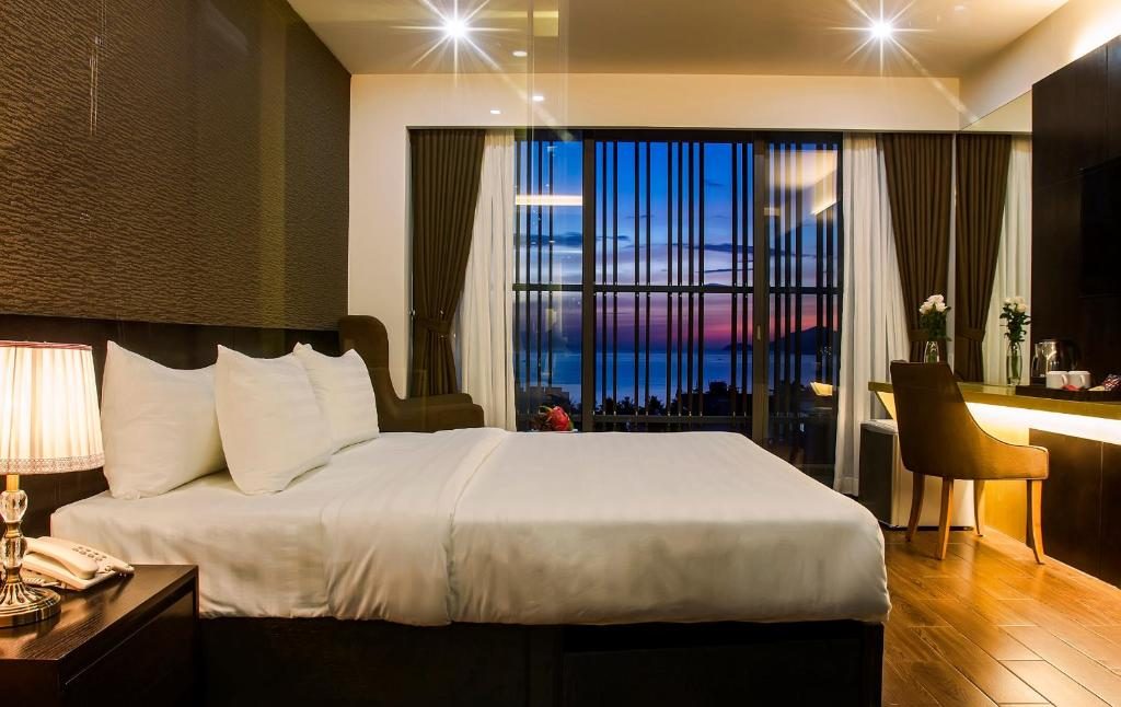 Phòng Deluxe Giường Đôi/2 Giường Đơn Có Ban Công