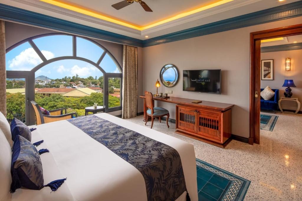 Suite Junior – Miễn Phí Trang Phục Truyền Thống
