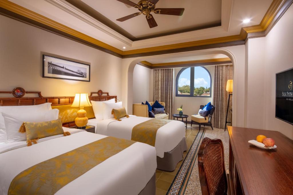 Phòng Premium Cổ Điển Nhìn Ra Thành Phố – Miễn Phí Trang Phục Truyền Thống