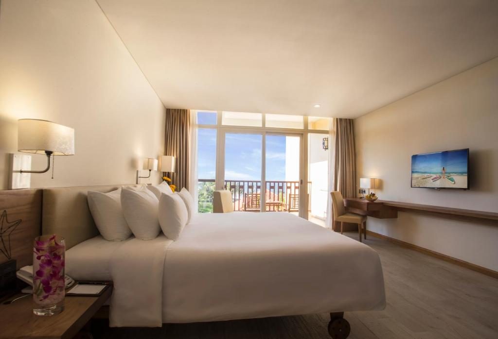 Premium Deluxe Twin Room with Balcony – Garden View