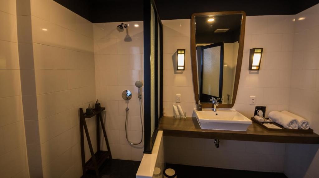 Phòng Deluxe Giường Đôi/2 Giường Đơn Nhìn Ra Thành Phố