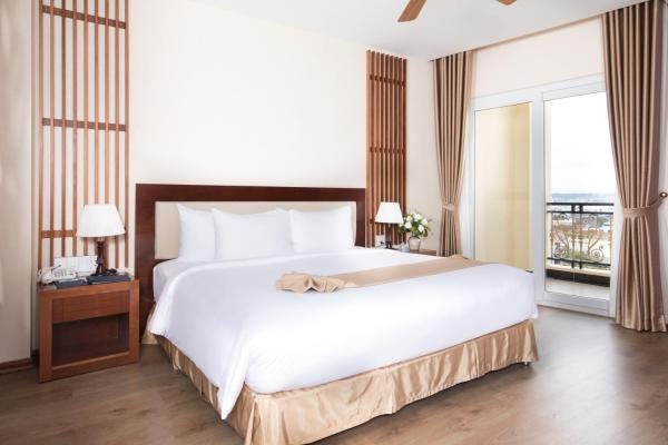 Suite Junior Giường Đôi Nhìn Ra Thành Phố