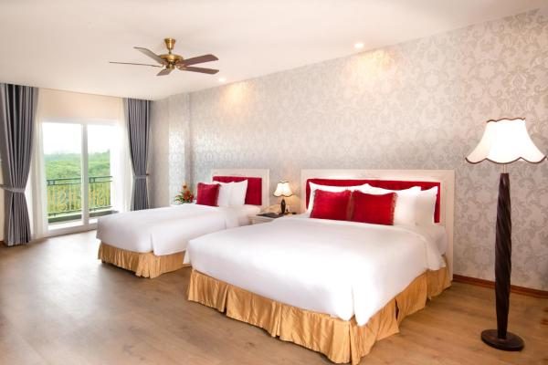 Suite Junior Cho 3 Người Nhìn Ra Thung Lũng