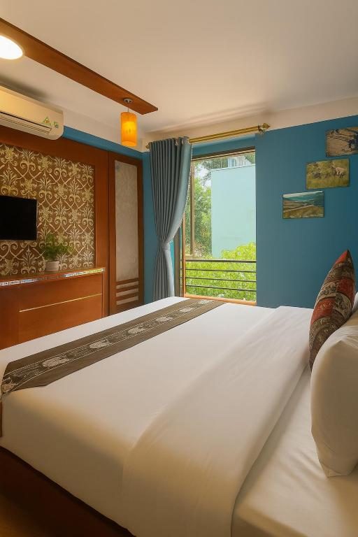 Phòng Deluxe Giường Đôi Có Ban Công