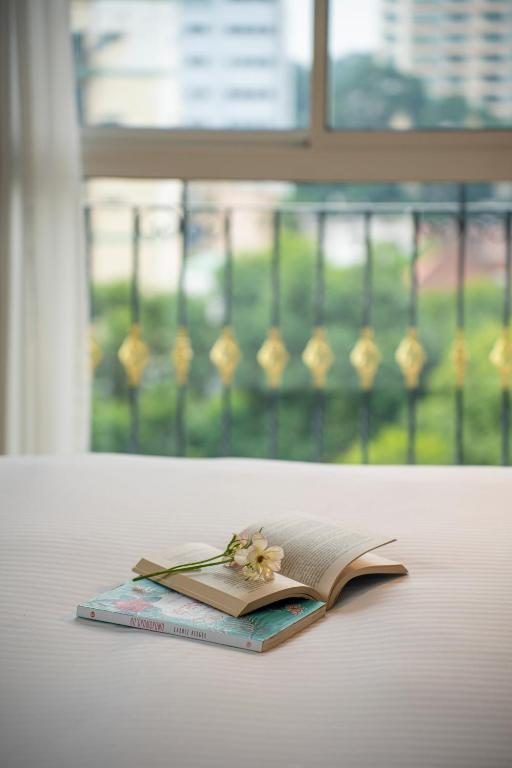 Deluxe Queen Room City View