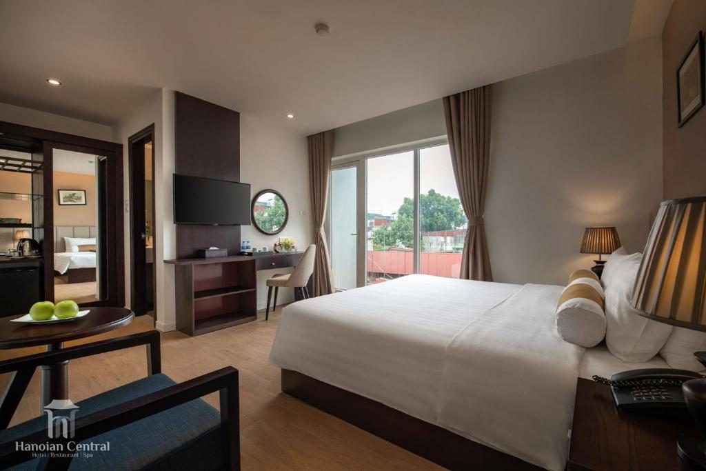 Phòng Deluxe Giường Đôi Có Ban Công