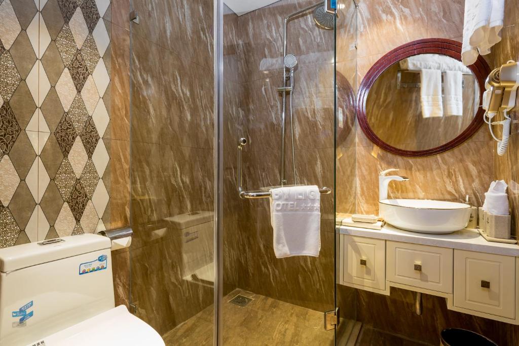 Phòng Deluxe Giường Đôi Nhìn Ra Biển Từ Phía Bên Cạnh