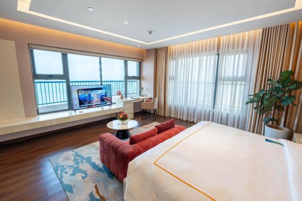 Regal Suite Ocean View