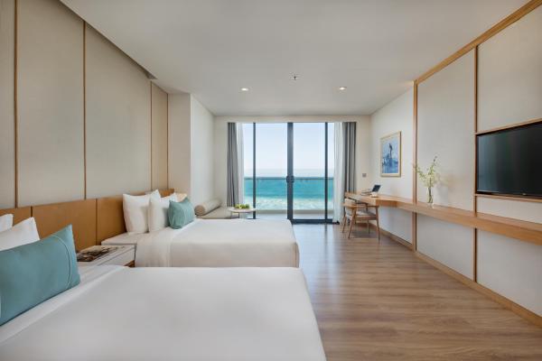 Premier Suite Twin Ocean view with Balcony