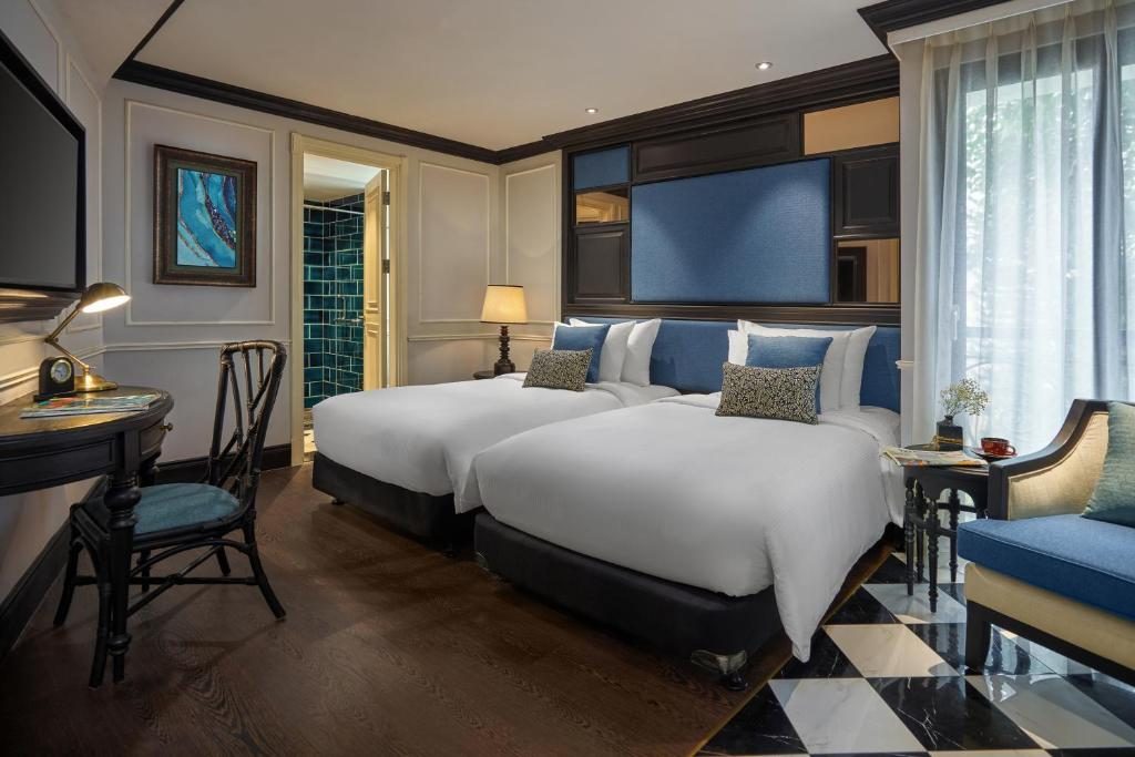 Twin Room with Balcony – Free 1 drink