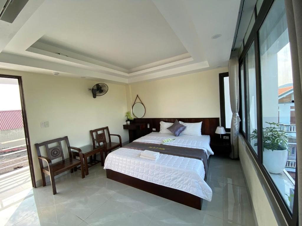 Phòng Có Giường Cỡ King Nhìn Ra Hồ Bơi