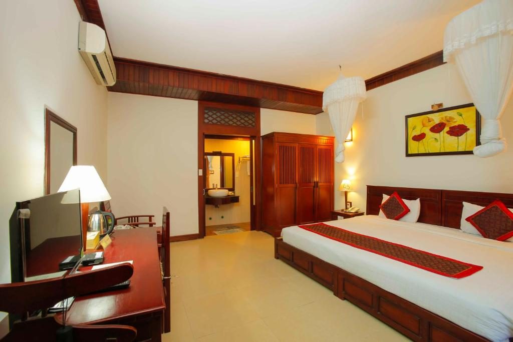 Phòng Superior đôi hoặc 2 giường đơn nhìn ra hồ bơi