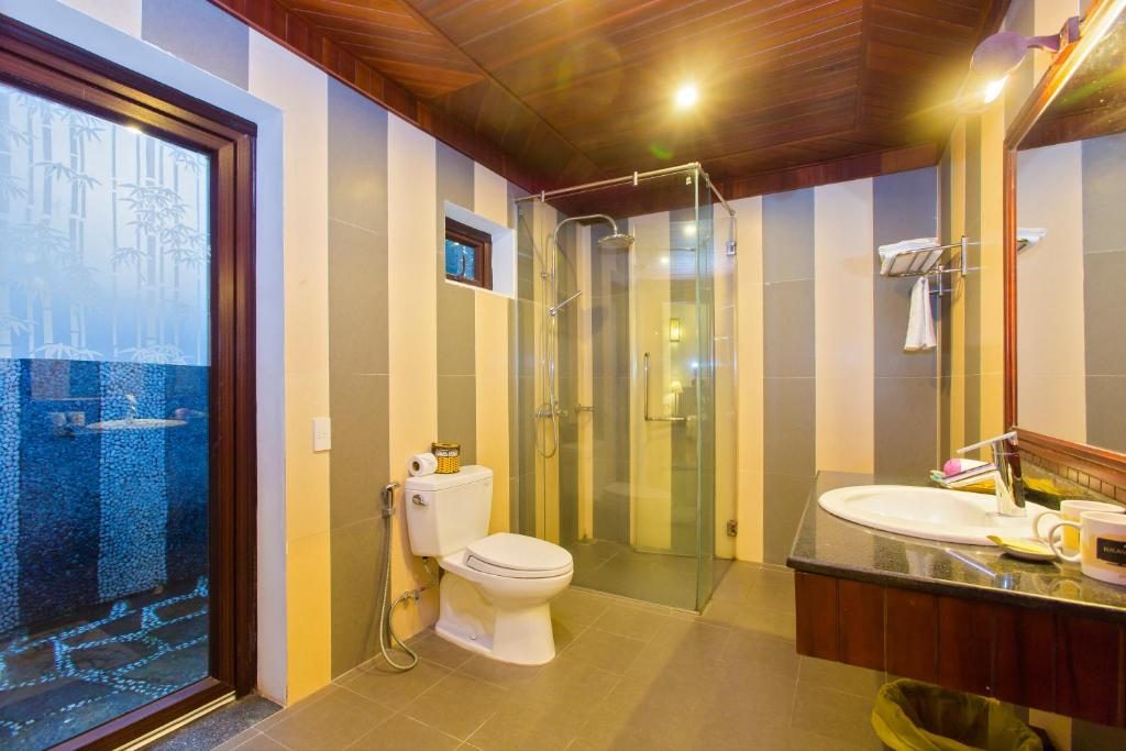 Phòng Deluxe Giường Đôi/2 Giường Đơn Nhìn Ra Hồ Bơi