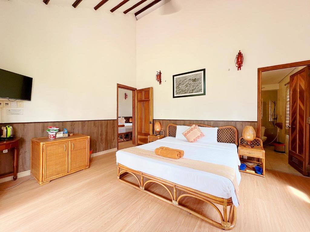 Family Bungalow with Double and Twin Beds – Free Minibar in Room