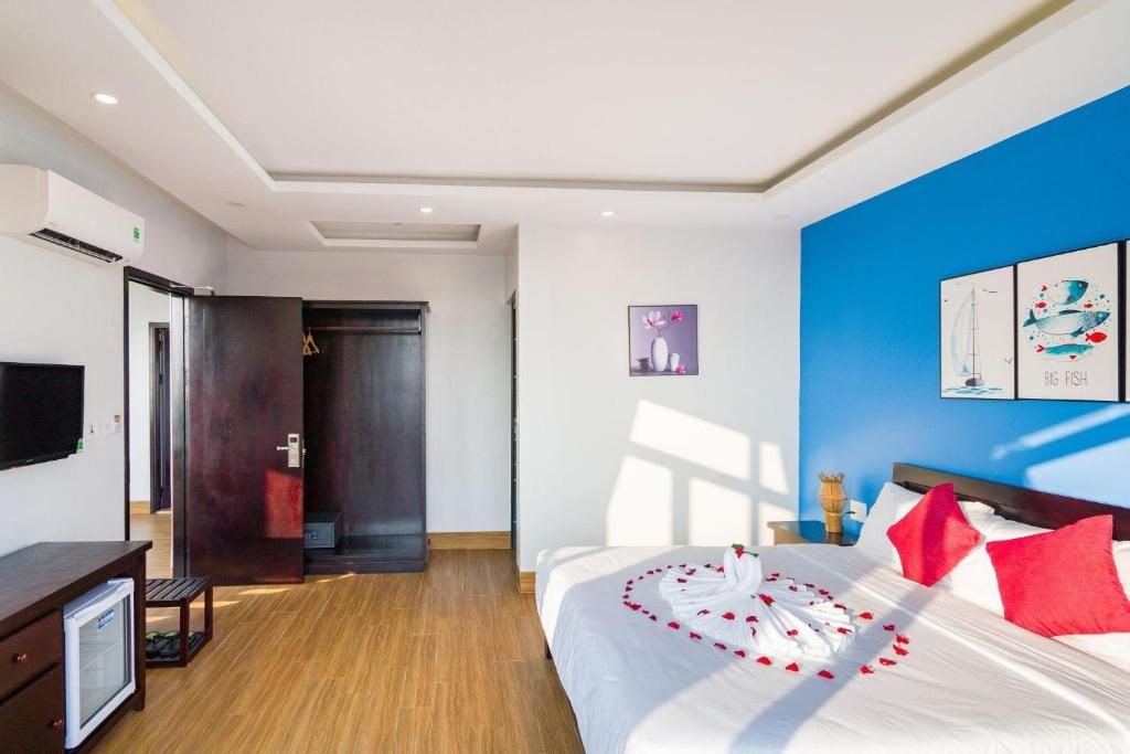 Phòng Deluxe Giường Đôi Có Ban Công