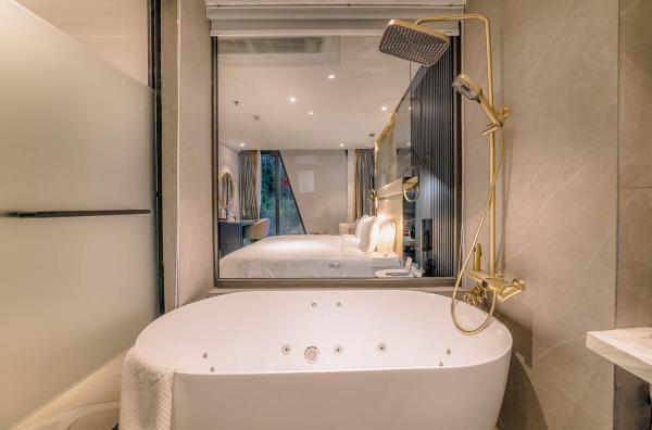 Phòng Deluxe Giường Đôi