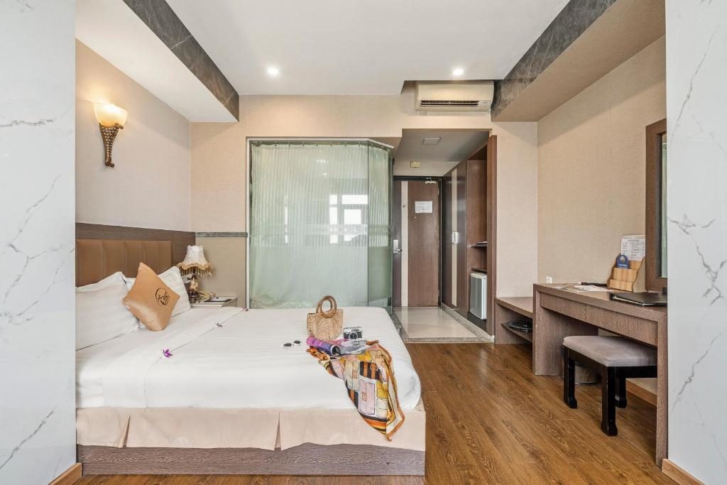 Phòng Superior Giường Đôi Nhìn Ra Thành Phố