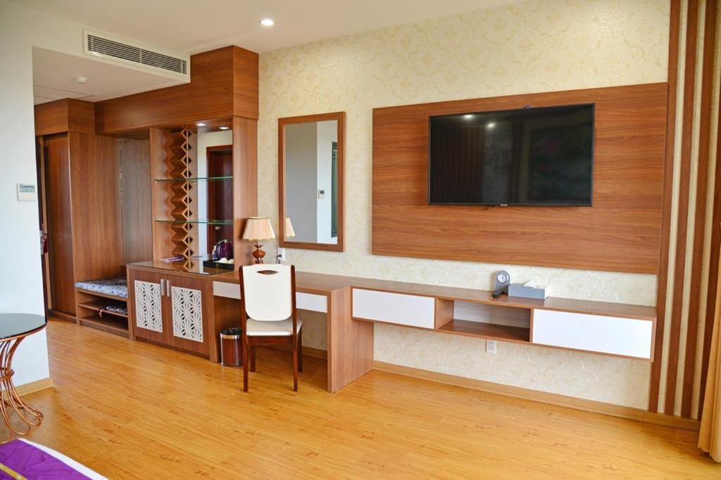 Phòng Deluxe Giường Đôi Có Ban Công