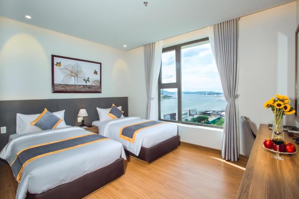 Phòng Superior 2 Giường Đơn Nhìn Ra Một Góc Sông