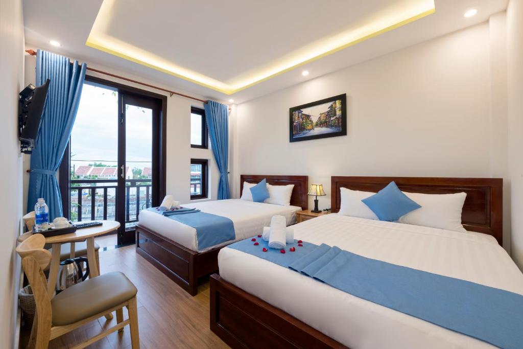 Phòng cho 3 người có Ban Công