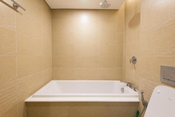 Suite có giường cỡ King với ban công