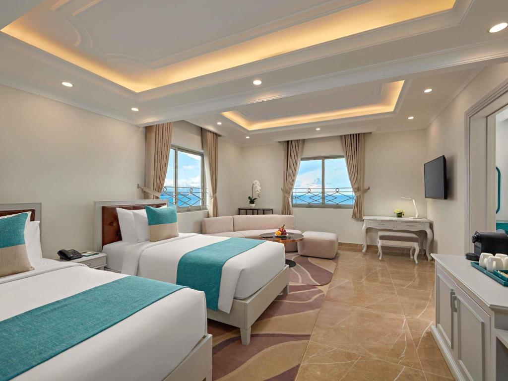 Family Suite with One Double Bed and Two Single Beds