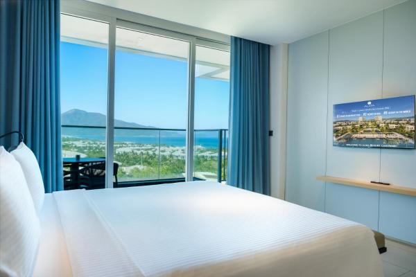 1 Bedroom Suite with Terrace Ocean View – King Bed – 70 sqm