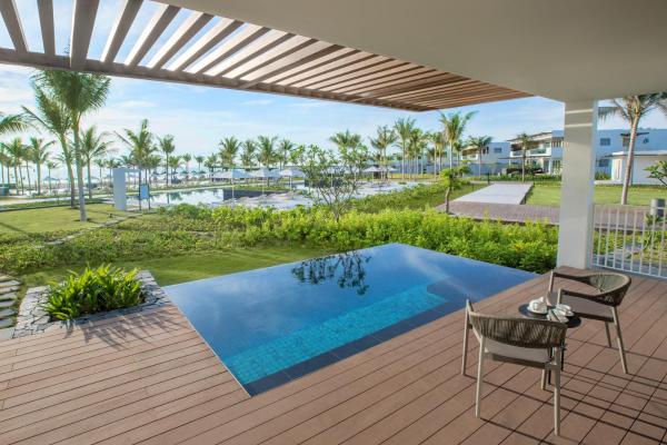 3 Bedrooms Villa, Private Pool, Beach Front – King Beds